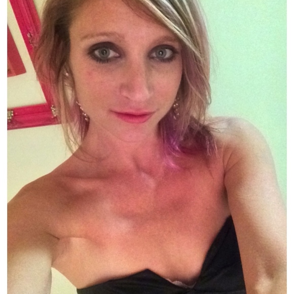 Meet your Posher, Tina - Picture 3 of 3